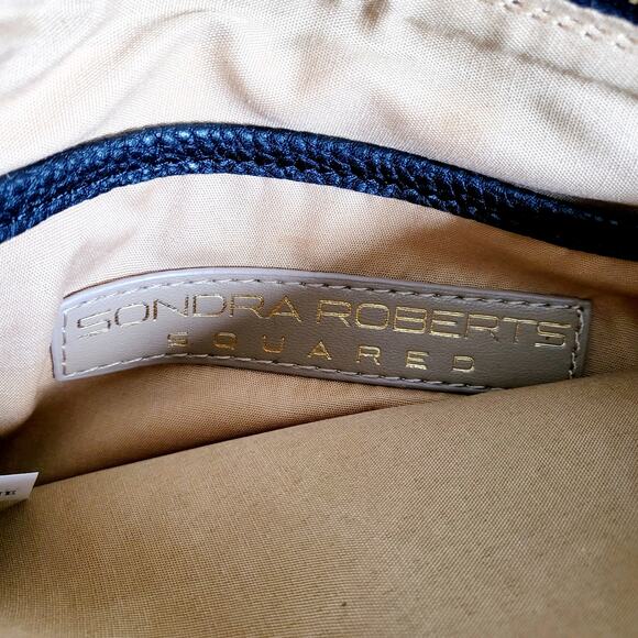 Sondra Roberts Black Squared Faux Pebbled Leather Gold Chain Detail Wristlet Bag - Picture 4 of 9